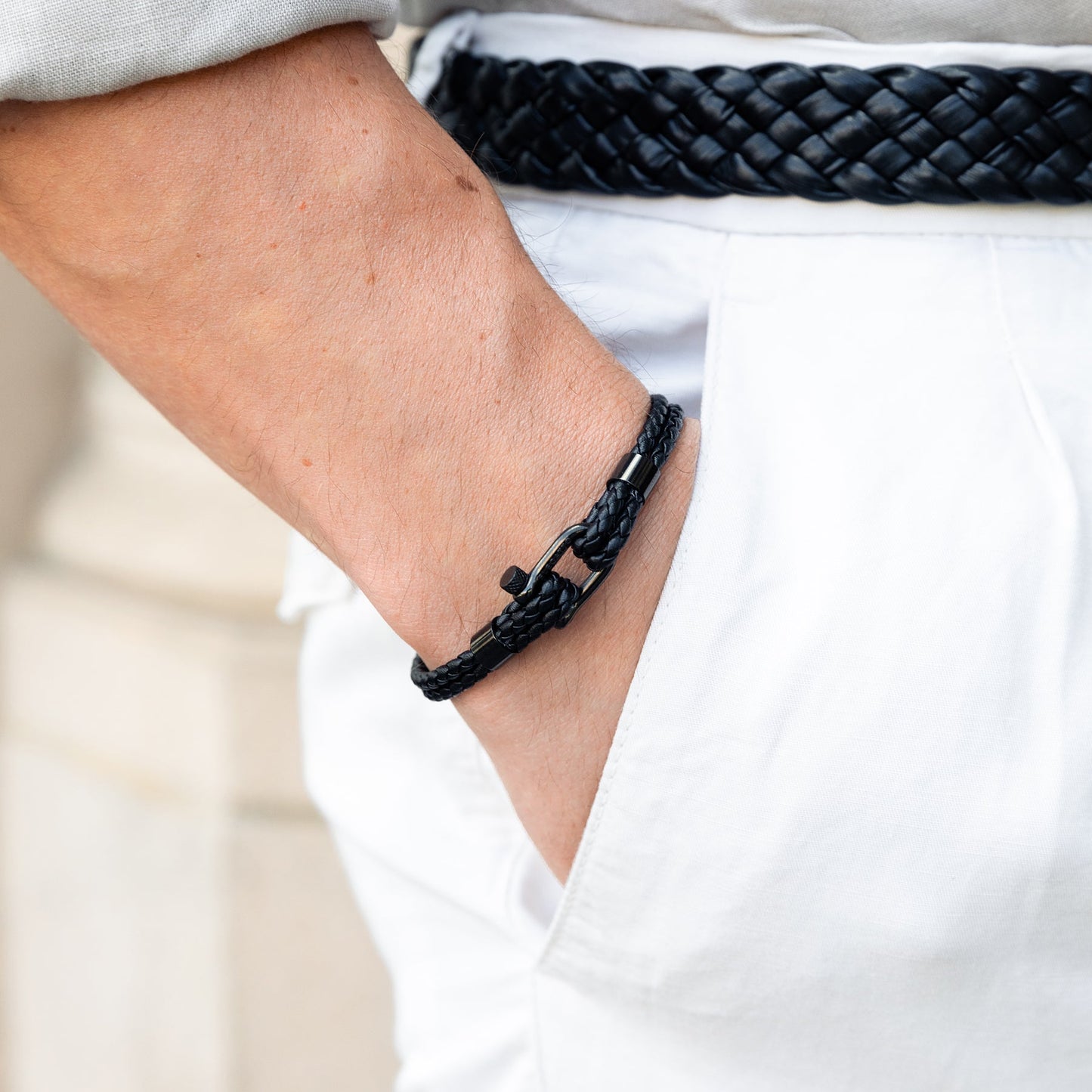 Heinrich Voss Helix Black — 09 outfit lifestyle