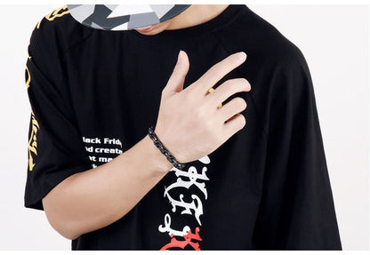 Heinrich Voss Titan Link — 10 black wrist lifestyle