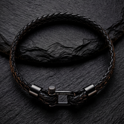 Heinrich Voss Helix Black — 04 dark product flat lay