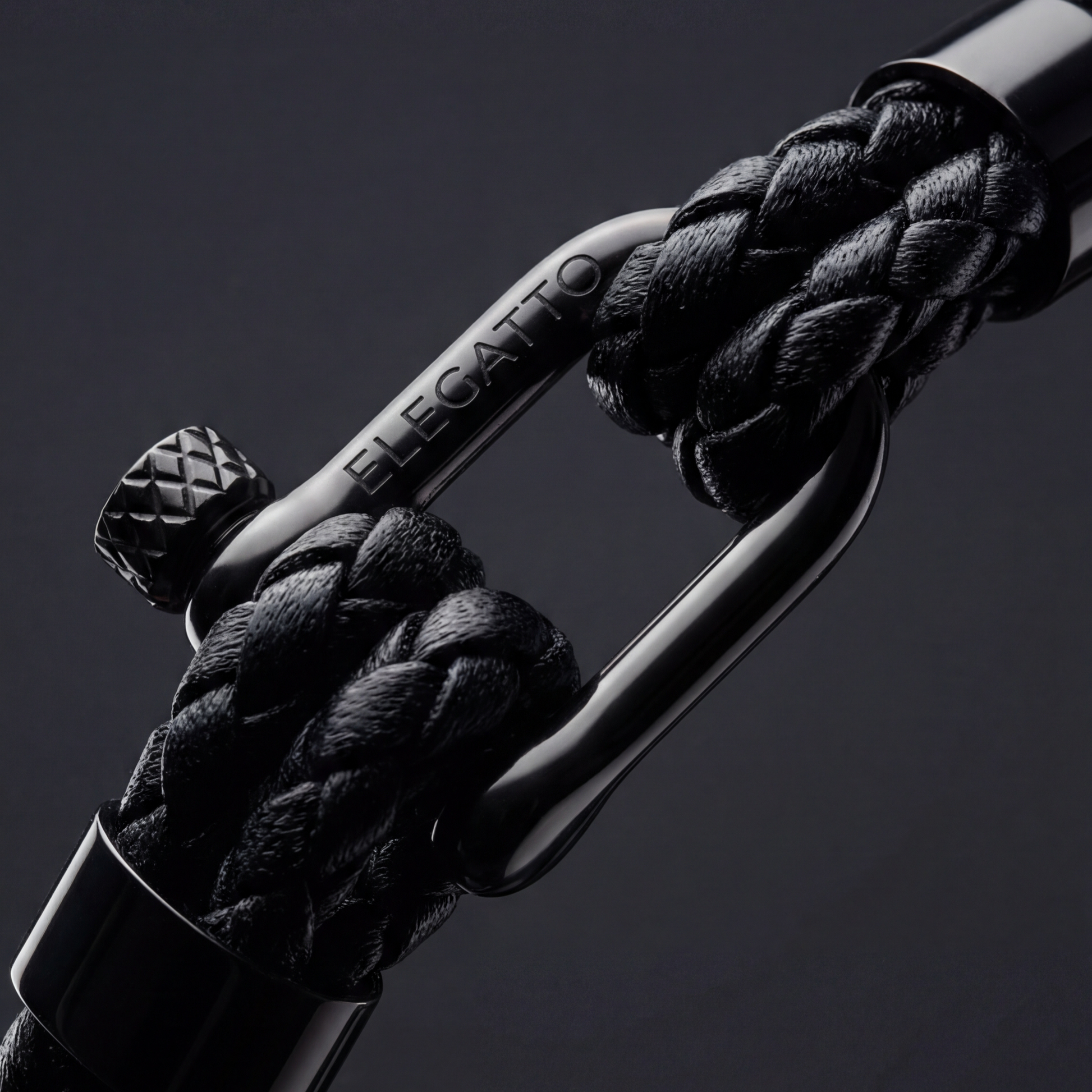 Heinrich Voss Helix Black — 05 clasp close-up
