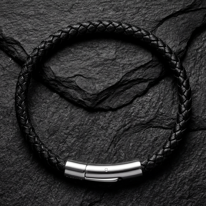 Heinrich Voss Elagio Black — 04 dark product mood