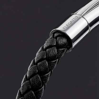 Heinrich Voss Elagio Black — 05 clasp close-up