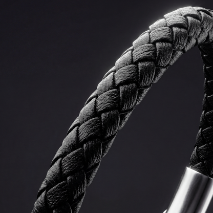 Heinrich Voss Elagio Black — 06 braided texture close-up
