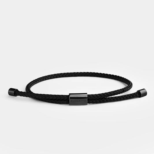 Heinrich Voss Sailor — 01 all black studio