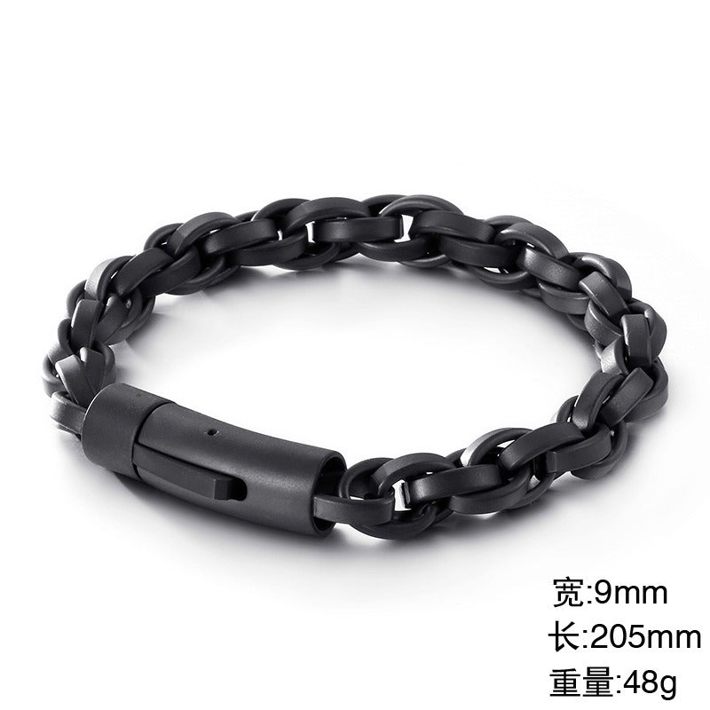 Heinrich Voss Titan Link — 01 black studio