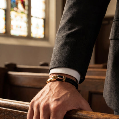 Heinrich Voss Aurum — 06 wrist lifestyle