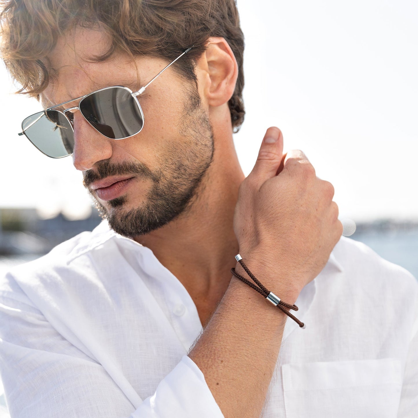 Heinrich Voss Sailor — 09 brown wrist lifestyle