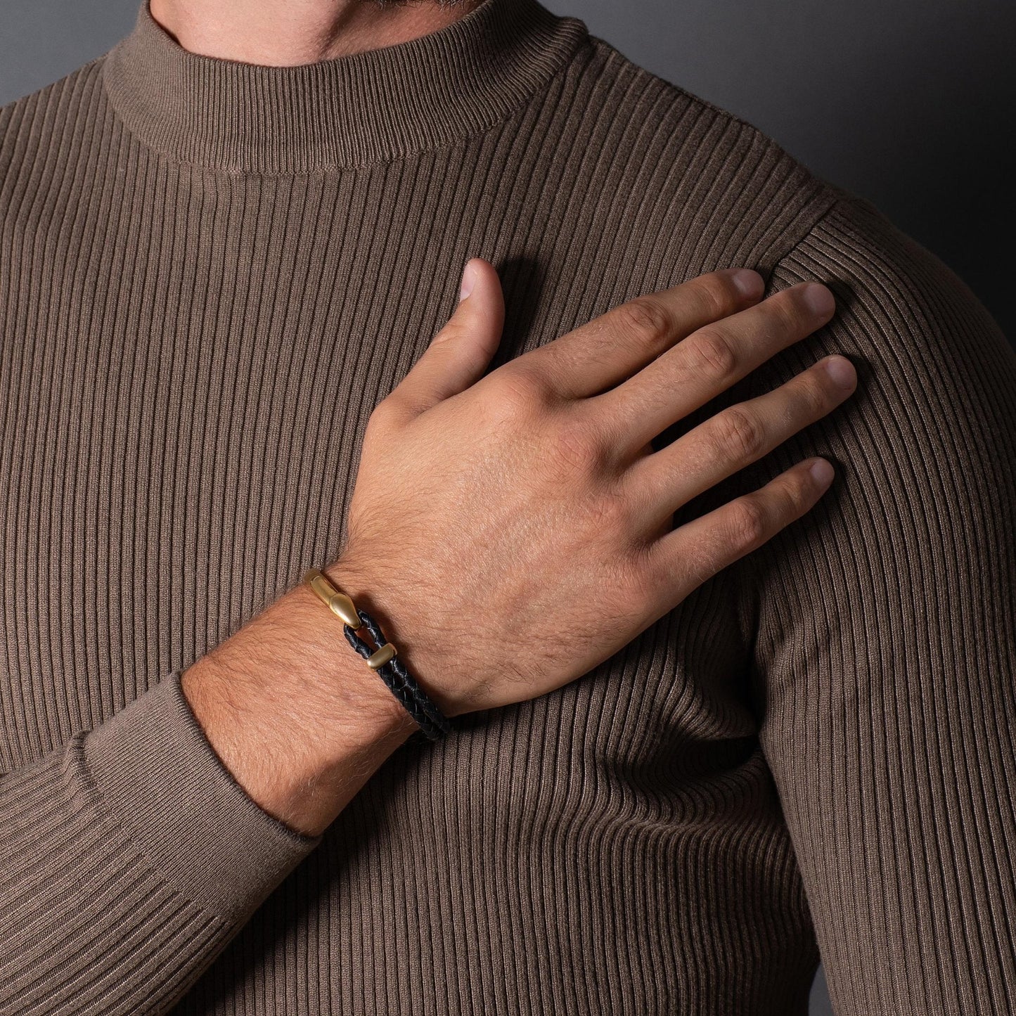 Heinrich Voss Aurum — 07 casual wrist lifestyle